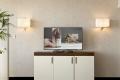 Muscle Milk Pour One, HD video, Laura Schawelka, Frankfurt Marriott Hotel